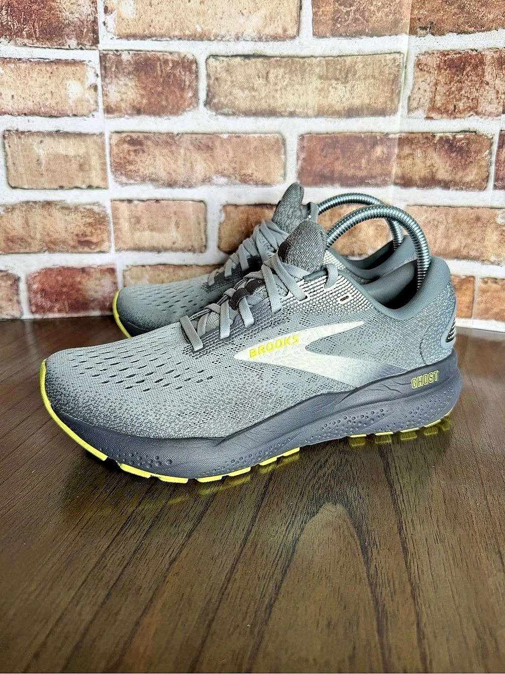 Brooks Ghost 16 Men’s 65Athletic Shoes Gray & Yellow US 9